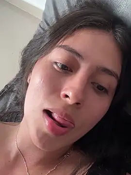 Snapshot of Sophie__Foxxx chatting on 03/10/25, 10:55 Sophie  Foxxx online show from 03/10/25, 10:55