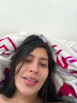 Snapshot of Sophie__Foxxx chatting on 03/19/25, 06:01 Sophie  Foxxx online show from 03/19/25, 06:01