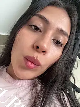 Snapshot of Sophie__Foxxx chatting on 03/21/25, 07:13 Sophie  Foxxx online show from 03/21/25, 07:13