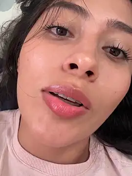 Snapshot of Sophie__Foxxx chatting on 03/21/25, 10:17 Sophie  Foxxx online show from 03/21/25, 10:17