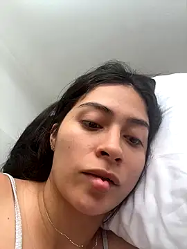 Snapshot of Sophie__Foxxx chatting on 09/18/25, 04:42 Sophie  Foxxx online show from 09/18/25, 04:42