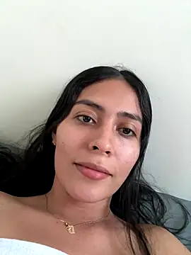 Snapshot of Sophie__Foxxx chatting on 09/23/25, 10:35 Sophie  Foxxx online show from 09/23/25, 10:35