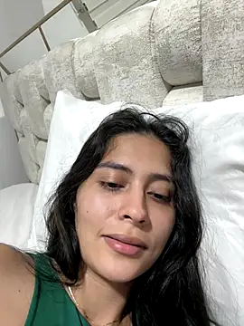 Snapshot of Sophie__Foxxx chatting on 10/10/25, 05:06 Sophie  Foxxx online show from 10/10/25, 05:06