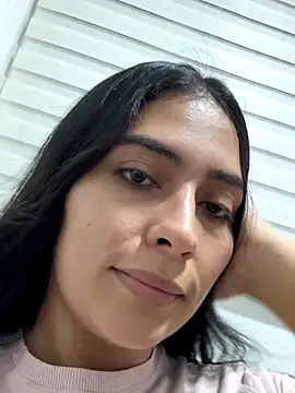 Snapshot of Sophie__Foxxx chatting on 10/23/25, 12:21 Sophie  Foxxx online show from 10/23/25, 12:21