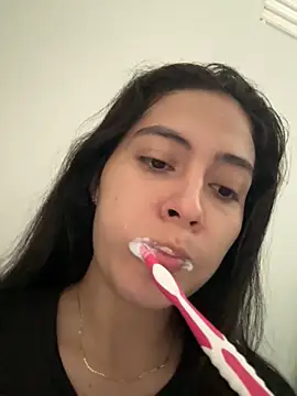 Snapshot of Sophie__Foxxx chatting on 10/24/25, 03:30 Sophie  Foxxx online show from 10/24/25, 03:30