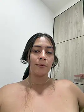Snapshot of Sophie__Foxxx chatting on 06/26/26, 01:54 Sophie Foxxx online show from 06/26/26, 01:54