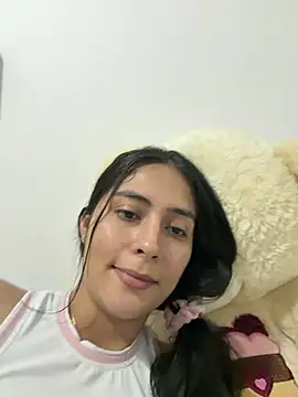 Snapshot of Sophie__Foxxx chatting on 07/07/26, 11:31 Sophie Foxxx online show from 07/07/26, 11:31