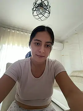 Snapshot of Sophie__Foxxx chatting on 07/17/26, 04:23 Sophie Foxxx online show from 07/17/26, 04:23