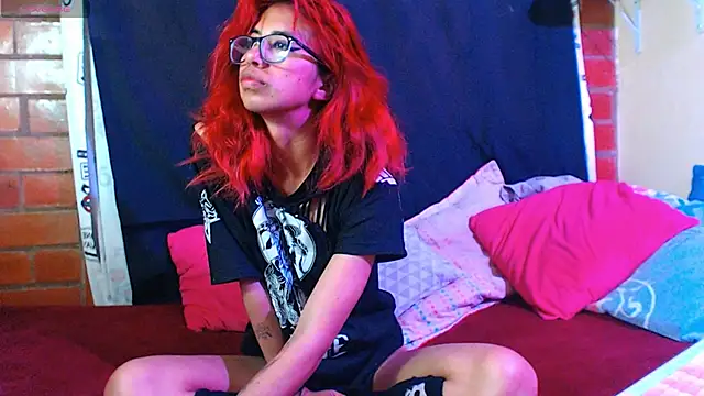 Snapshot of Roxanbunny1 chatting on 12/30/24, 03:25 Roxanbunny1 online show from 12/30/24, 03:25