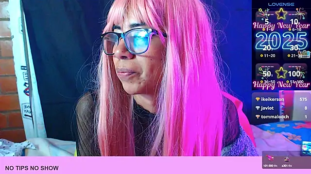 Snapshot of Roxanbunny1 chatting on 01/04/25, 07:55 Roxanbunny1 online show from 01/04/25, 07:55