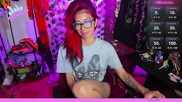 Snapshot of Roxanbunny1 chatting on 02/02/25, 10:28 Roxanbunny1 online show from 02/02/25, 10:28