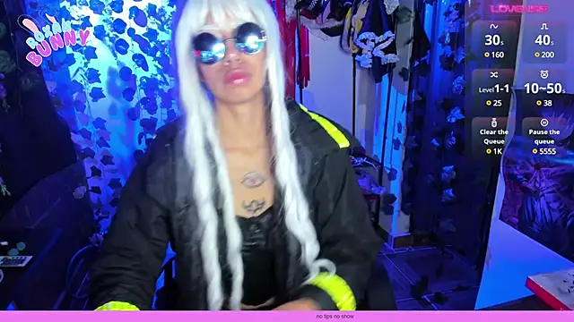 Snapshot of Roxanbunny1 chatting on 02/08/25, 04:25 Roxanbunny1 online show from 02/08/25, 04:25