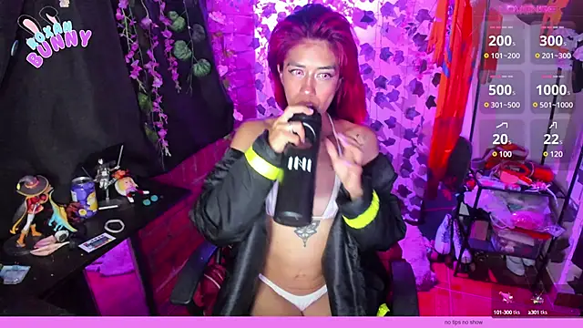 Snapshot of Roxanbunny1 chatting on 02/08/25, 11:13 Roxanbunny1 online show from 02/08/25, 11:13