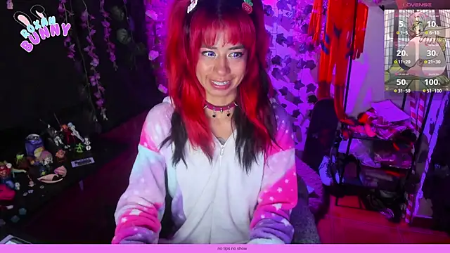 Snapshot of Roxanbunny1 chatting on 02/18/25, 07:43 Roxanbunny1 online show from 02/18/25, 07:43