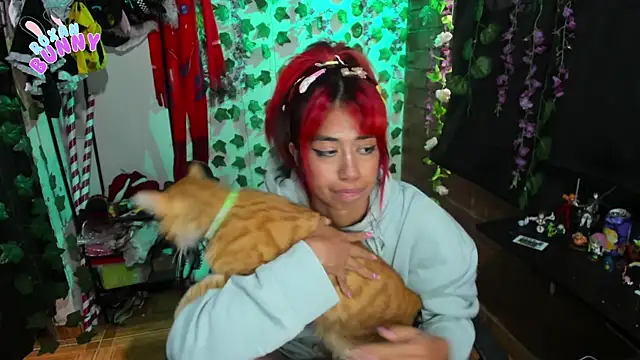 Snapshot of Roxanbunny1 chatting on 02/23/25, 12:37 Roxanbunny1 online show from 02/23/25, 12:37