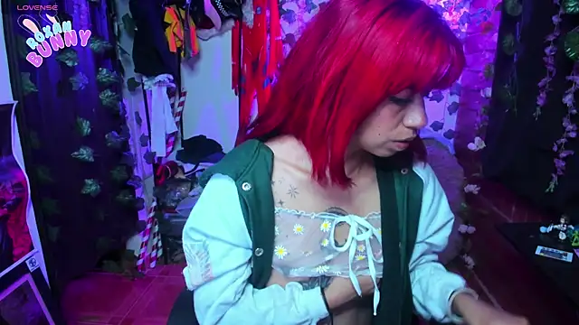 Snapshot of Roxanbunny1 chatting on 03/04/25, 02:06 Roxanbunny1 online show from 03/04/25, 02:06