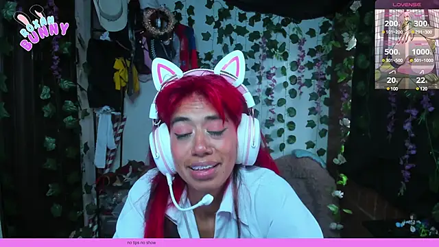 Snapshot of Roxanbunny1 chatting on 03/07/25, 12:58 Roxanbunny1 online show from 03/07/25, 12:58