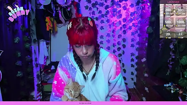 Snapshot of Roxanbunny1 chatting on 03/12/25, 04:51 Roxanbunny1 online show from 03/12/25, 04:51