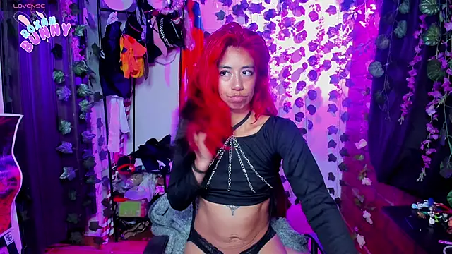 Snapshot of Roxanbunny1 chatting on 03/14/25, 12:10 Roxanbunny1 online show from 03/14/25, 12:10