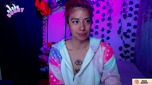 Snapshot of Roxanbunny1 chatting on 09/09/25, 06:46 Roxanbunny1 online show from 09/09/25, 06:46