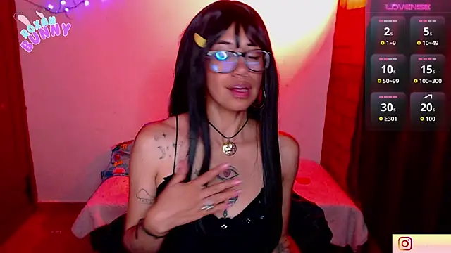 Snapshot of Roxanbunny1 chatting on 09/27/25, 11:54 Roxanbunny1 online show from 09/27/25, 11:54