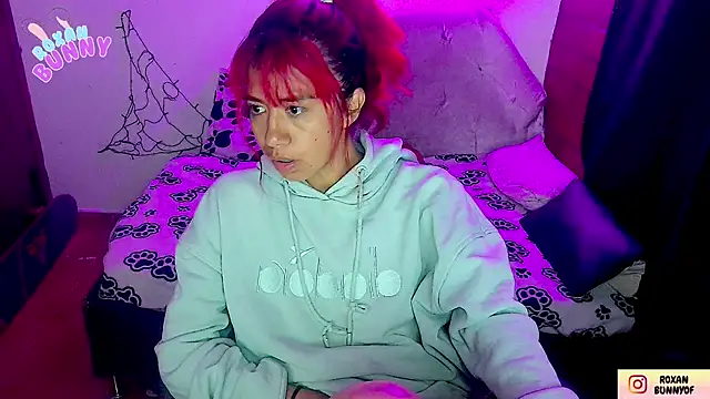 Snapshot of Roxanbunny1 chatting on 10/29/25, 11:50 Roxanbunny1 online show from 10/29/25, 11:50