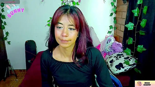 Snapshot of Roxanbunny1 chatting on 11/30/25, 06:45 Roxanbunny1 online show from 11/30/25, 06:45