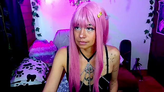 Snapshot of Roxanbunny1 chatting on 12/04/25, 05:54 Roxanbunny1 online show from 12/04/25, 05:54