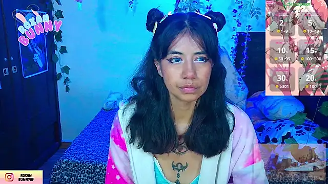 Snapshot of Roxanbunny1 chatting on 12/16/25, 06:51 Roxanbunny1 online show from 12/16/25, 06:51