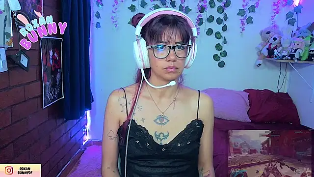 Roxanbunny1 online show from 05/25/26, 06:08