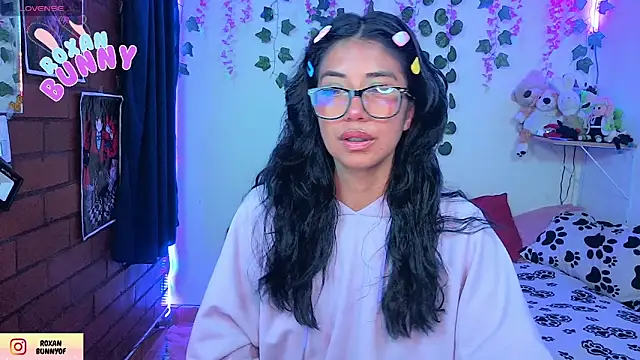 Snapshot of Roxanbunny1 chatting on 06/10/26, 02:45 Roxanbunny1 online show from 06/10/26, 02:45