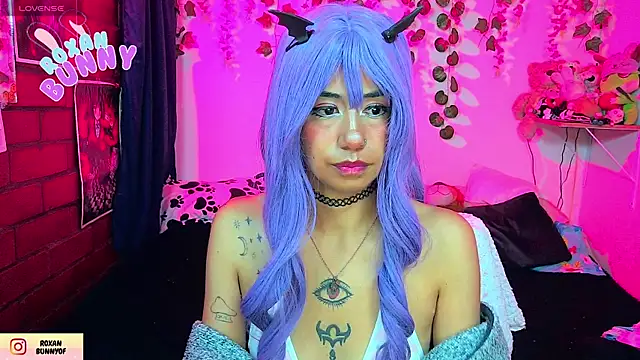 Snapshot of Roxanbunny1 chatting on 07/18/26, 03:33 Roxanbunny1 online show from 07/18/26, 03:33