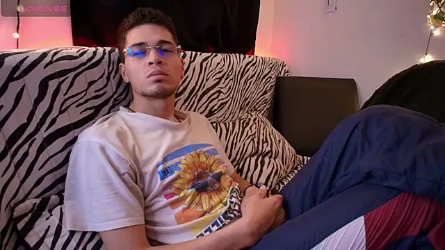 Snapshot of kisstarxxx chatting on 02/15/26, 07:38 kisstarxxx online show from 02/15/26, 07:38