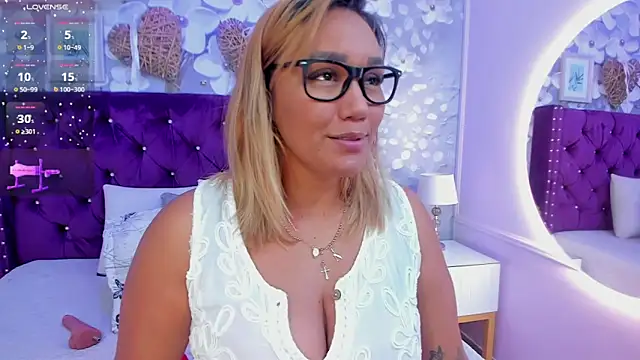 Snapshot of dalila_salazar chatting on 04/07/26, 03:29 dalila salazar online show from 04/07/26, 03:29