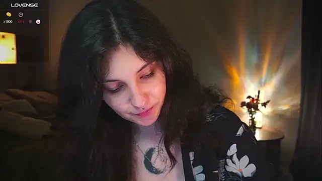 Snapshot of kshishtan chatting on 10/10/25, 05:50 kshishtan online show from 10/10/25, 05:50