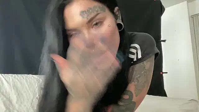 claudiacvc95 online show from 03/17/25, 08:51