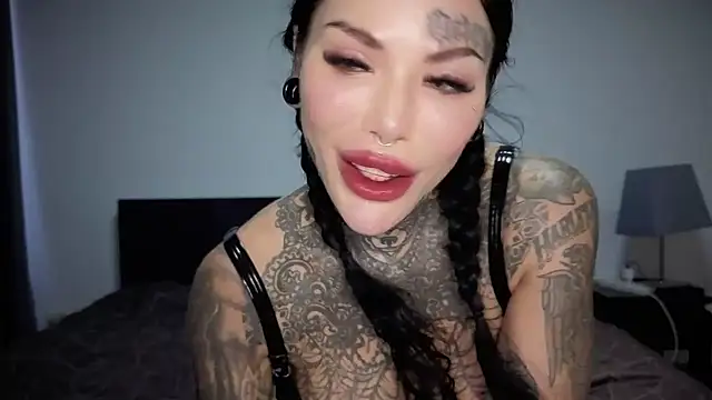 Snapshot of claudiacvc95 chatting on 03/22/26, 07:01 claudiacvc95 online show from 03/22/26, 07:01