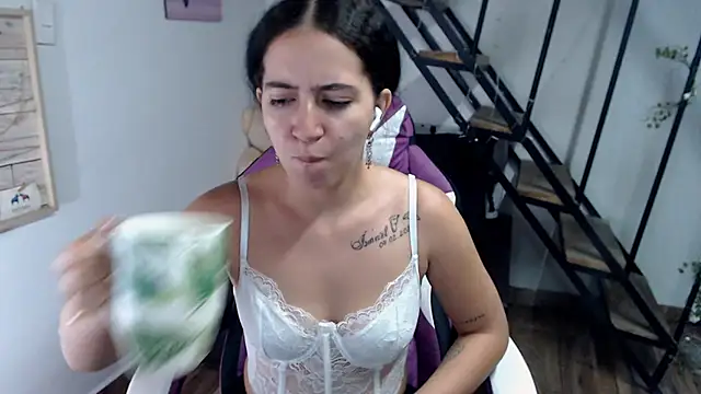 samantha baby  online show from 10/15/25, 07:14