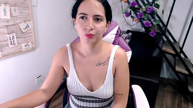 Snapshot of samantha_baby_ chatting on 03/20/26, 06:35 samantha baby online show from 03/20/26, 06:35