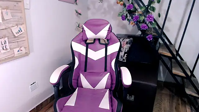 Snapshot of samantha_baby_ chatting on 03/27/26, 04:07 samantha baby online show from 03/27/26, 04:07