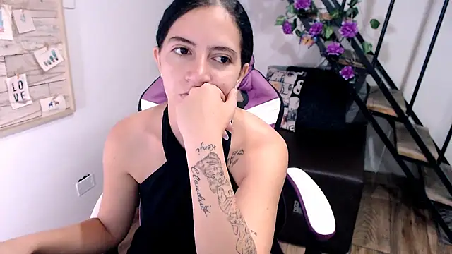 Snapshot of samantha_baby_ chatting on 03/31/26, 04:29 samantha baby online show from 03/31/26, 04:29