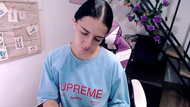 Snapshot of samantha_baby_ chatting on 04/10/26, 05:50 samantha baby online show from 04/10/26, 05:50