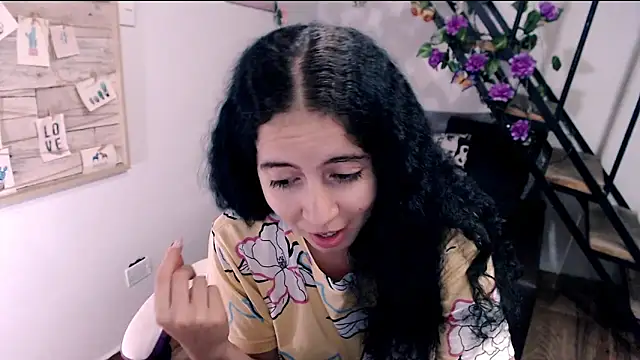 Snapshot of samantha_baby_ chatting on 04/18/26, 07:58 samantha baby online show from 04/18/26, 07:58