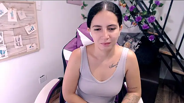 Snapshot of samantha_baby_ chatting on 04/29/26, 02:32 samantha baby online show from 04/29/26, 02:32