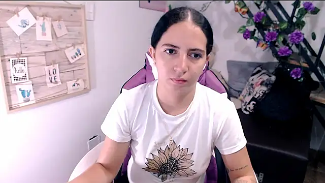 Snapshot of samantha_baby_ chatting on 05/02/26, 04:12 samantha baby online show from 05/02/26, 04:12