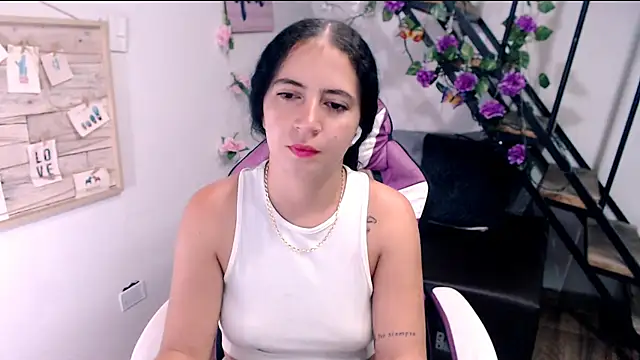 Snapshot of samantha_baby_ chatting on 05/18/26, 10:04 samantha baby online show from 05/18/26, 10:04