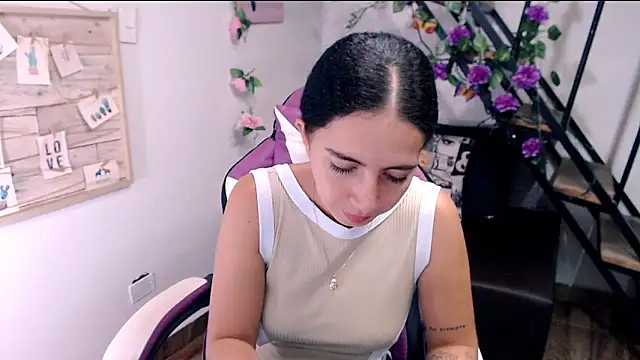 Snapshot of samantha_baby_ chatting on 05/24/26, 03:50 samantha baby online show from 05/24/26, 03:50