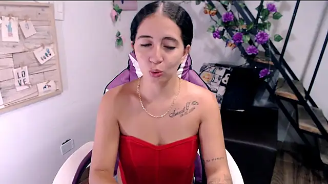 Snapshot of samantha_baby_ chatting on 06/19/26, 05:39 samantha baby online show from 06/19/26, 05:39