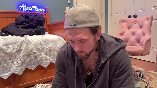 Snapshot of alexmannd chatting on 12/04/24, 02:42 alexmannd online show from 12/04/24, 02:42