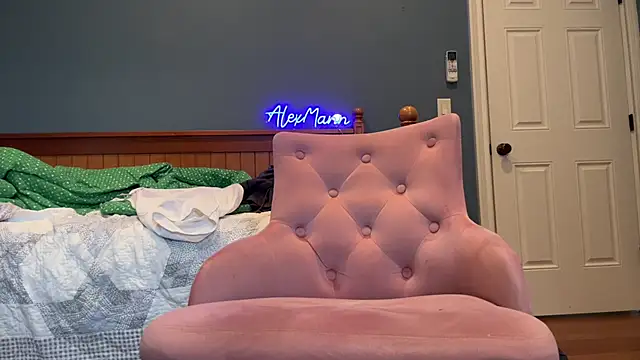 Snapshot of alexmannd chatting on 12/15/24, 05:53 alexmannd online show from 12/15/24, 05:53